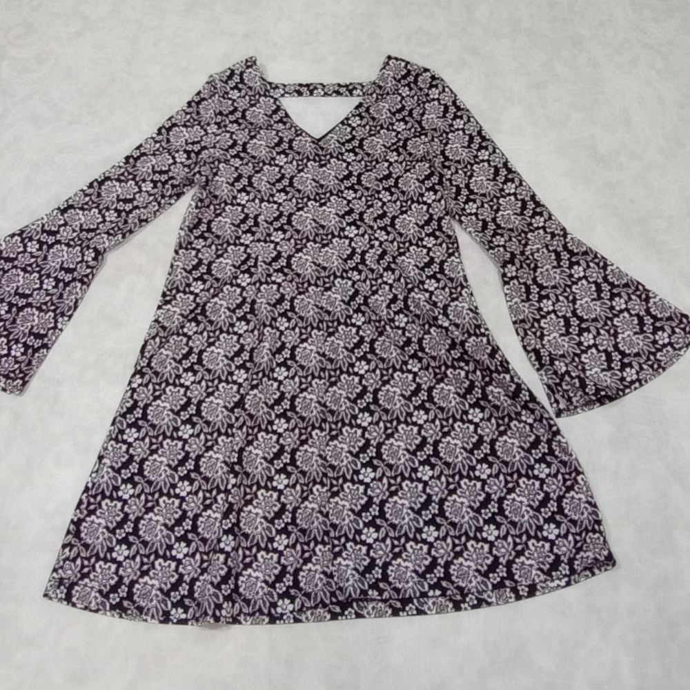 SIGNATURE ROBBIE BEE Black with Red Accents Floral Print Split Bell Slee… - Picture 9 of 9